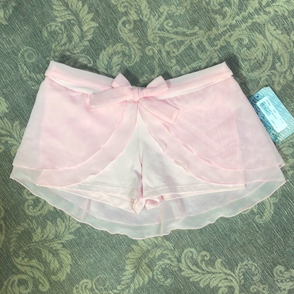 Bloch - Bike short with twin layer mock skirt Light Pink #CR7604